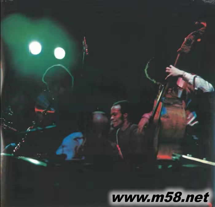 爵士四重奏東京現場演出 Weather Report Live In Tokyo(鍵琴、薩克斯、吉它、鼓) 雙黑膠專輯背面圖片